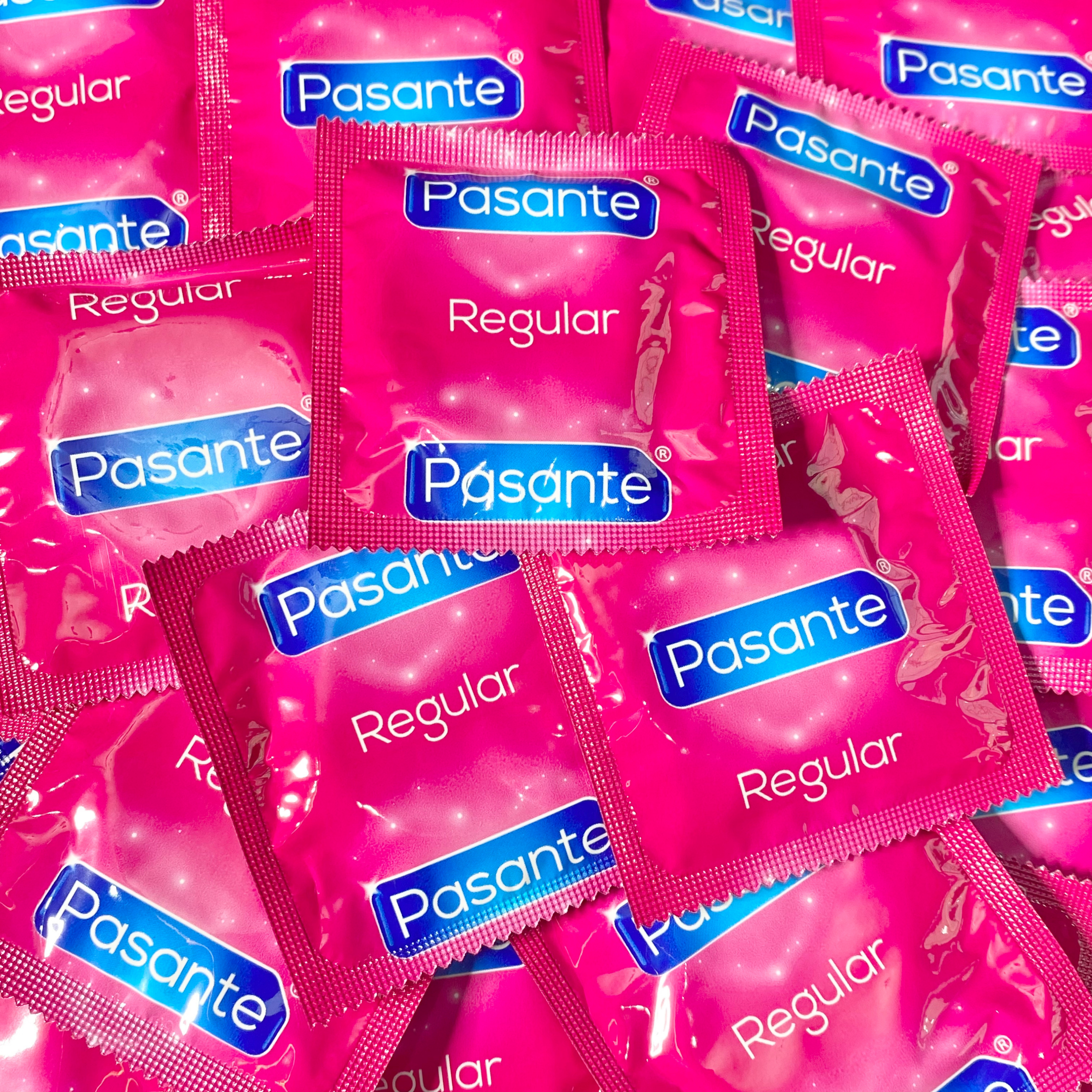 Pasante Regular Condoms image 0