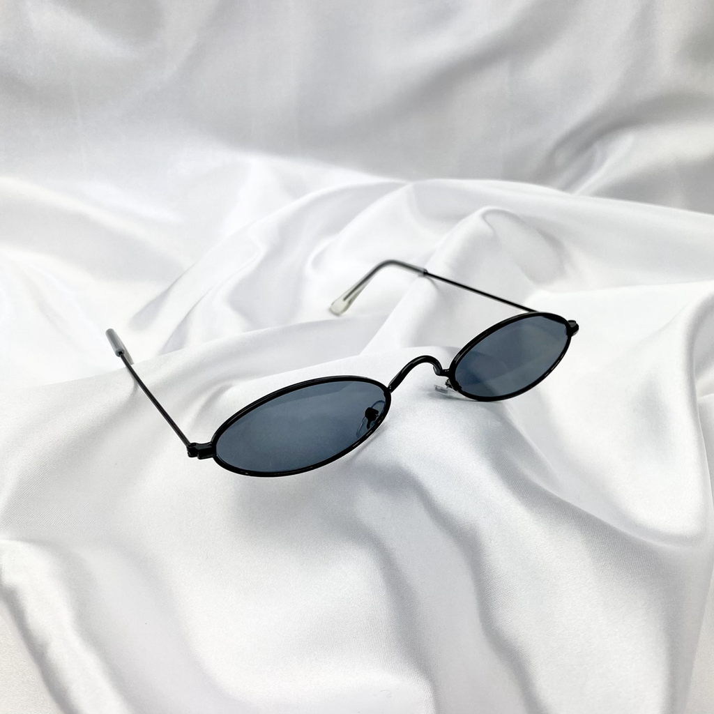 Black Retro Oval Sunglasses image 0