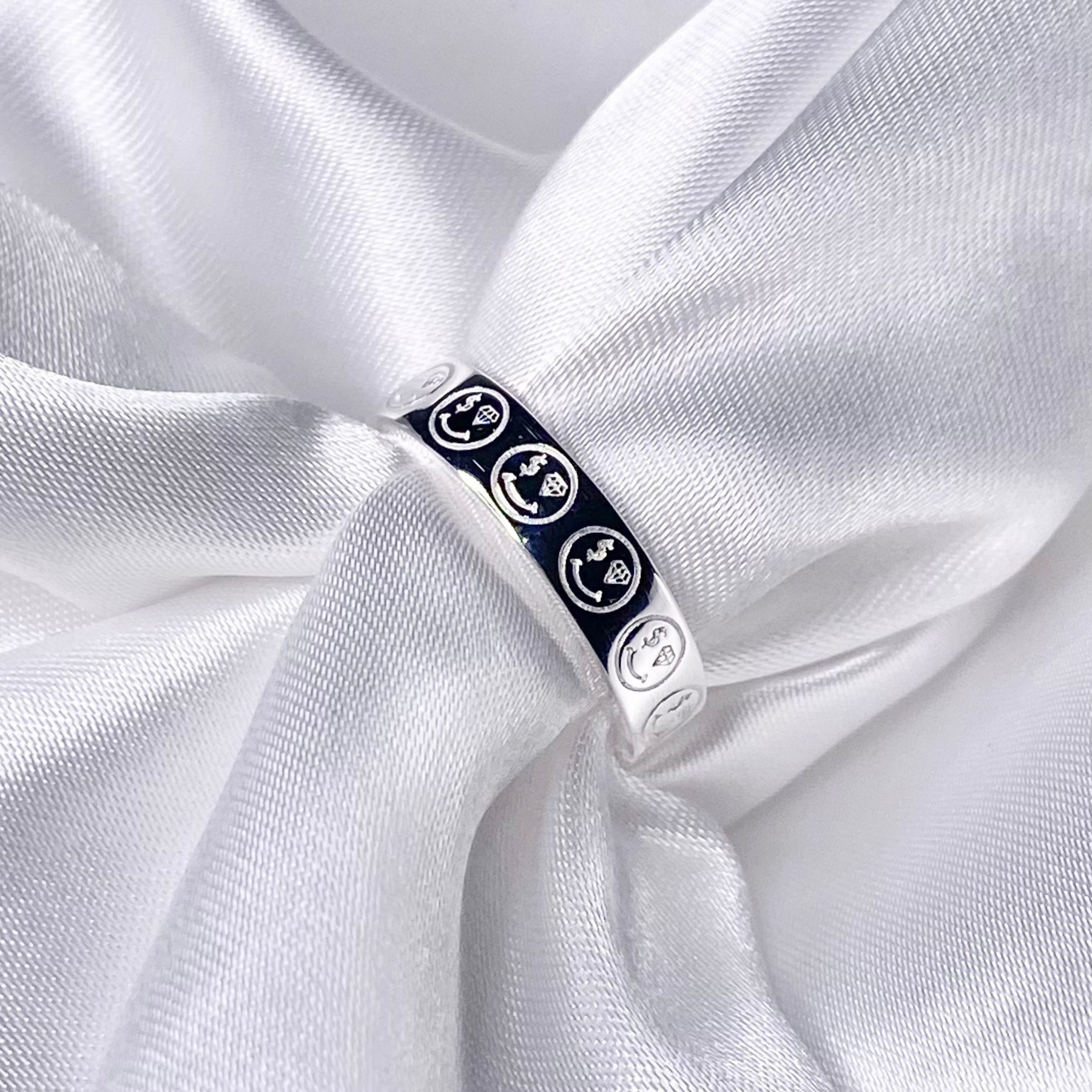 Silver Smiley Millionaire Ring image 0