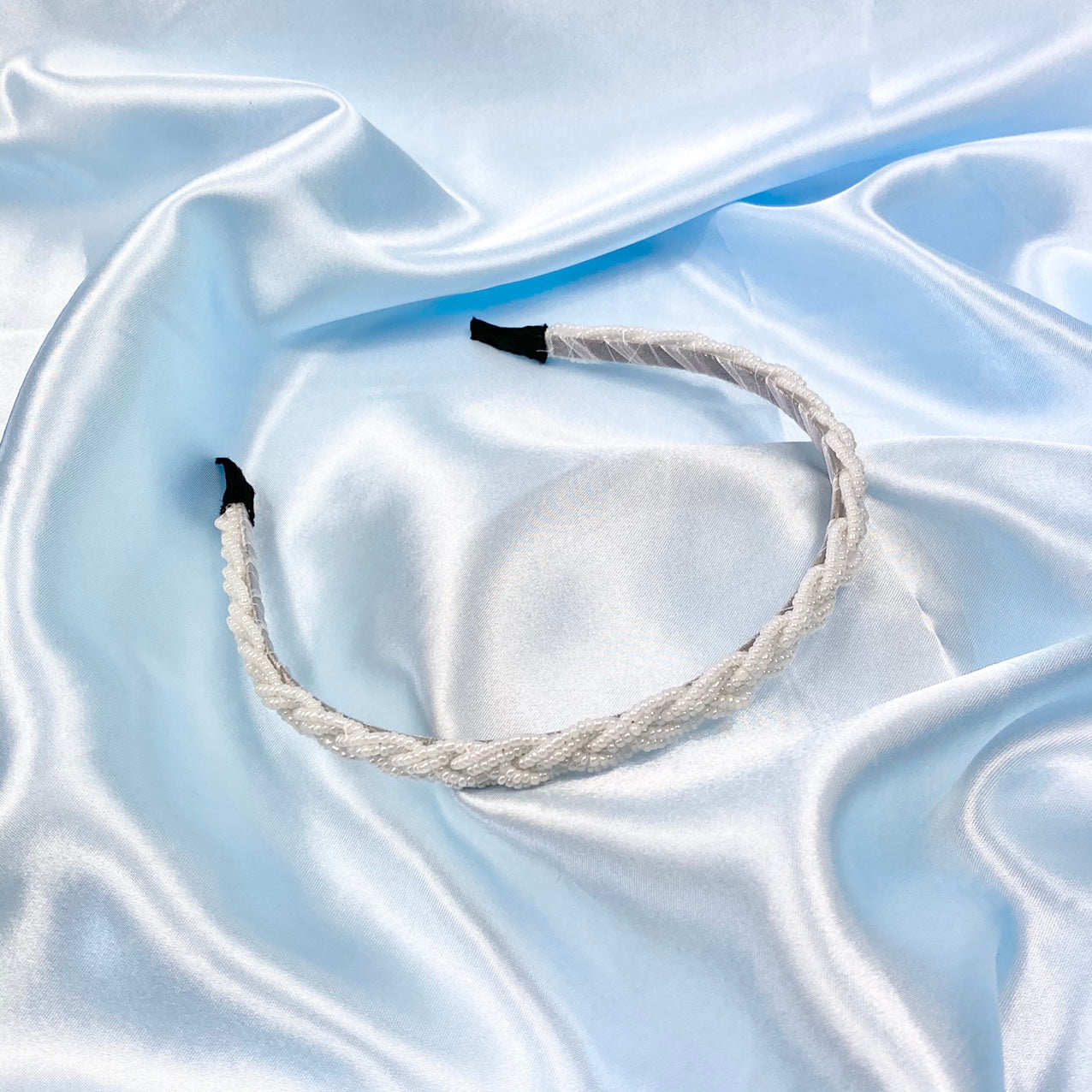 White Twisted Bead Headband image 0