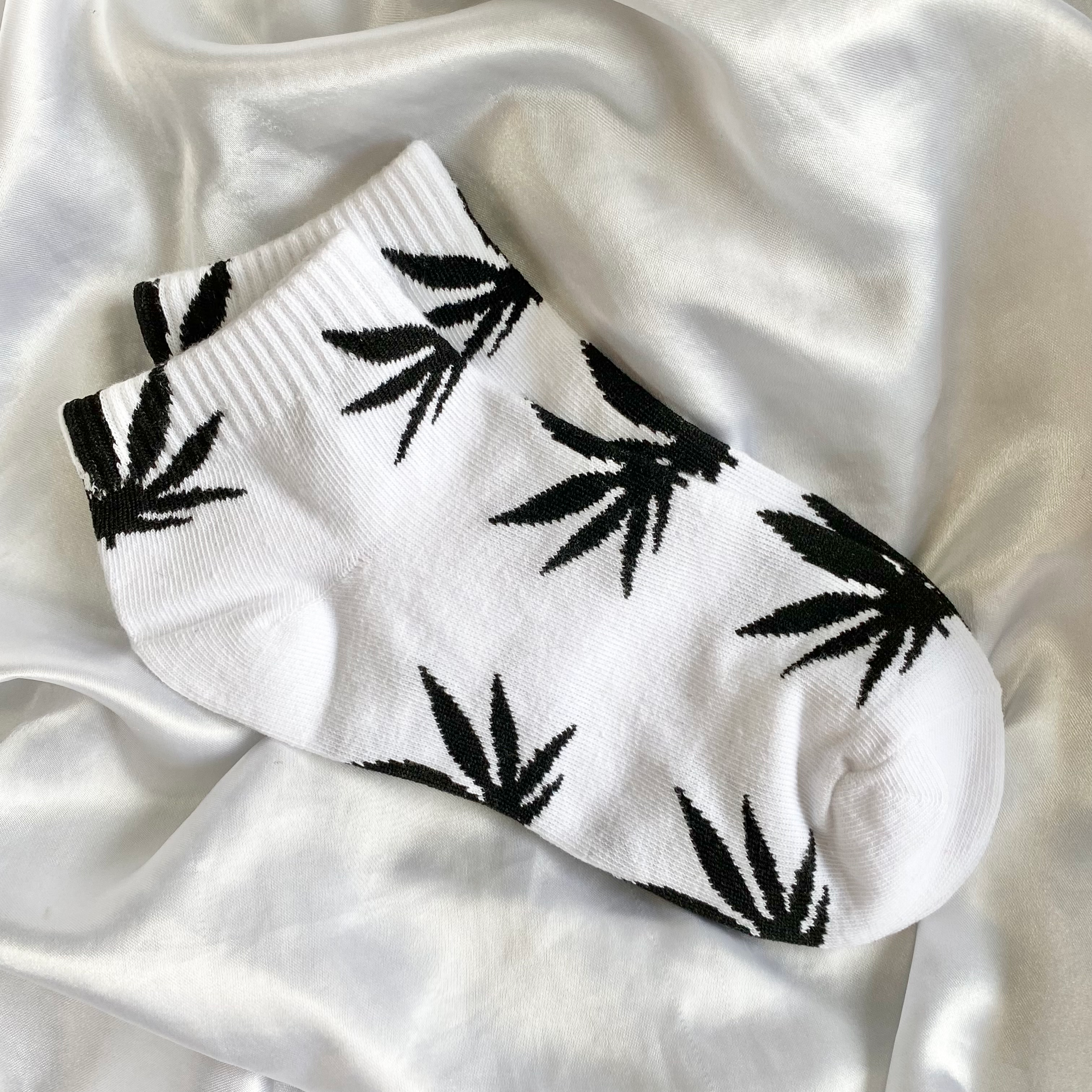 White & Black Weed Leaf Socks image 0