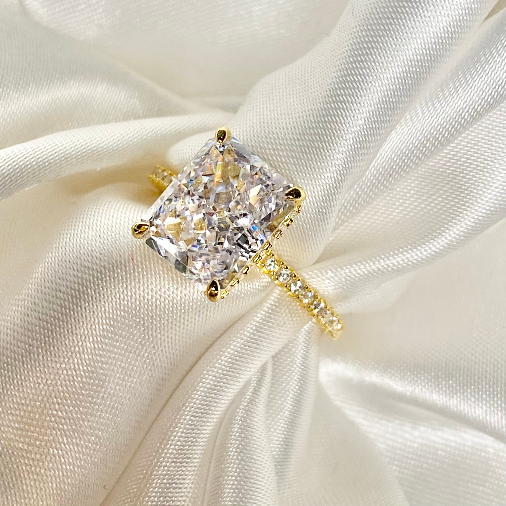 Gold Iconic Ring image 0